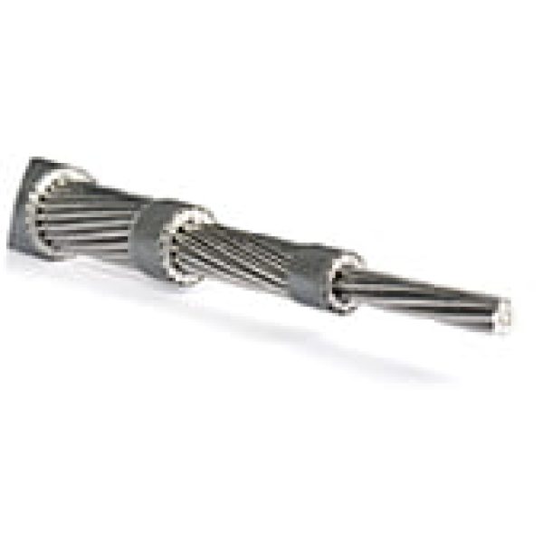 Vista en detalle de las capas concéntricas trenzadas de un conductor de aluminio de alta tensión.