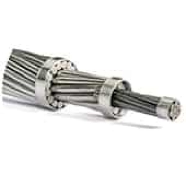 Conductor eléctrico formado por varios hilos metálicos trenzados alrededor de un núcleo central