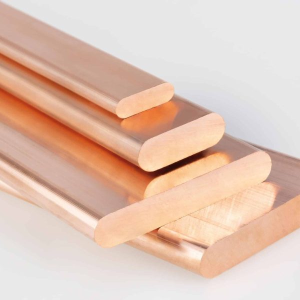 Barras sólidas de cobre electrolítico con cantos redondeados para aplicaciones eléctricas de alta intensidad.